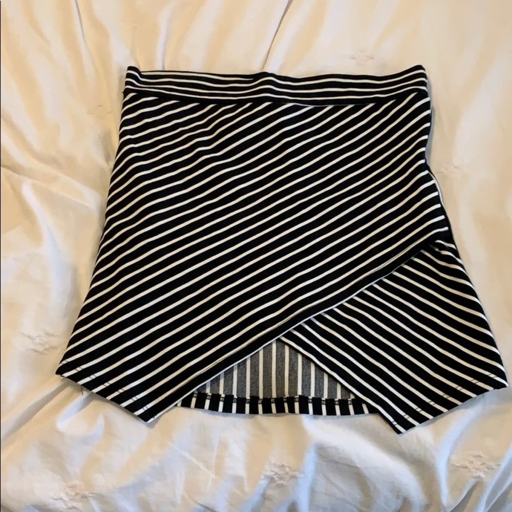 Black and White Stripped Envelope Skirt